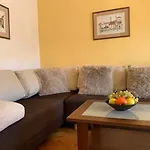 Fresh Dar Orlic מלון דירות טרוגיר